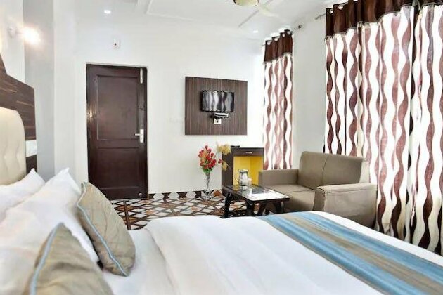 OYO 10322 Hotel Raja Palace - Photo4