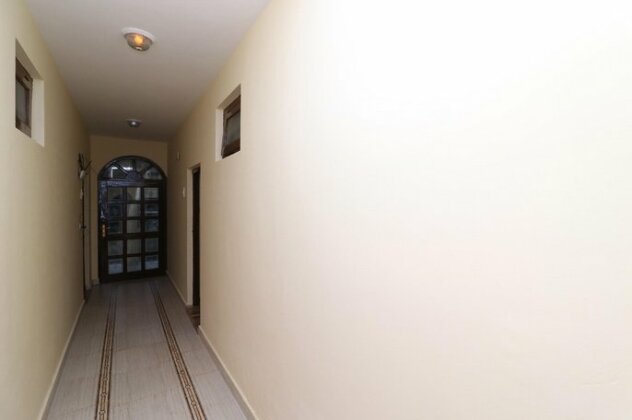 OYO 29715 Stone Cafe & Rooms - Photo3