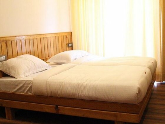 OYO 6962 Hotel Wood Castle - Photo4