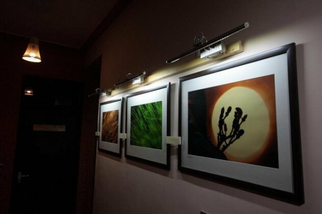 The Divine Hima - Photo3