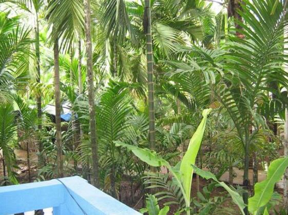 Oasis Beach Resort Diveagar - Photo5