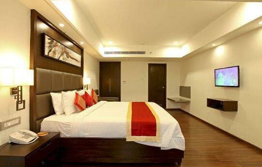 Goutham Grand Hotel - Photo4