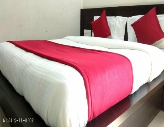 Hotel Gayatri by Sky Stays - Photo2