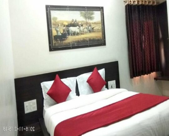 Hotel Gayatri by Sky Stays - Photo4