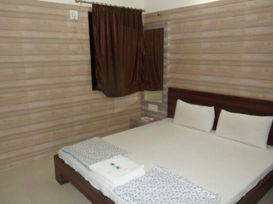 Hotel Madhusudan Dwarka - Photo2