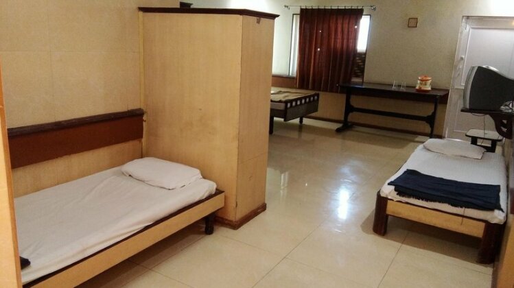 Hotel Meera Dwarka - Photo5