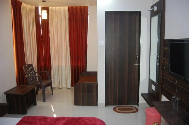 Hotel Royal Inn Dwarka - Photo3