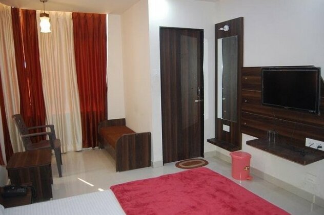 Hotel Royal Inn Dwarka - Photo4