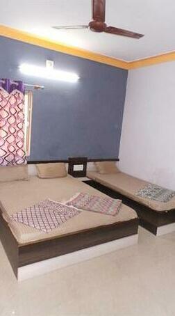 Hotel Tirthraj