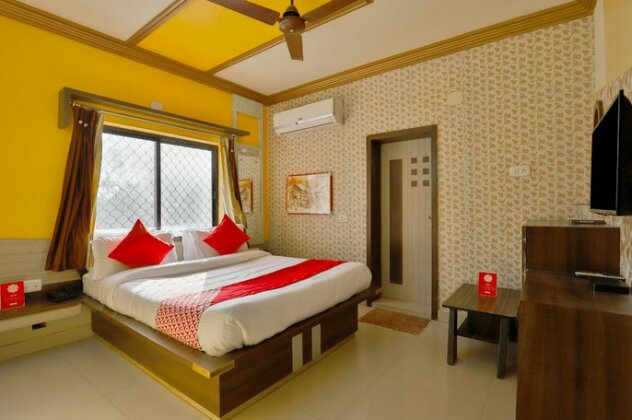 OYO 17205 Raj Palace - Photo2