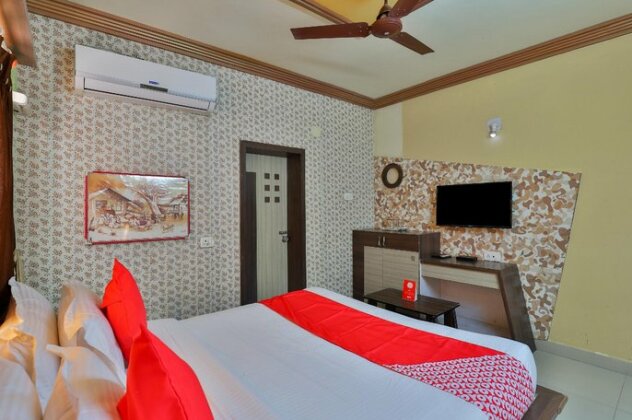 OYO 17205 Raj Palace - Photo4