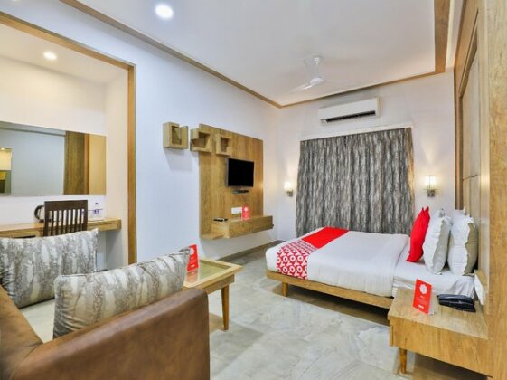 OYO 18585 Hotel Rajdhani - Photo4
