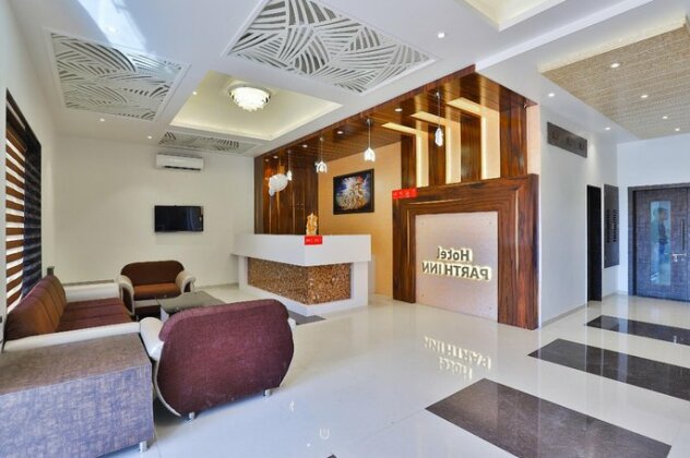 OYO 23174 Hotel Parth Inn - Photo2