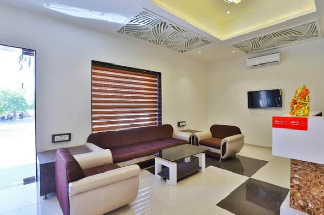 OYO 23174 Hotel Parth Inn - Photo3
