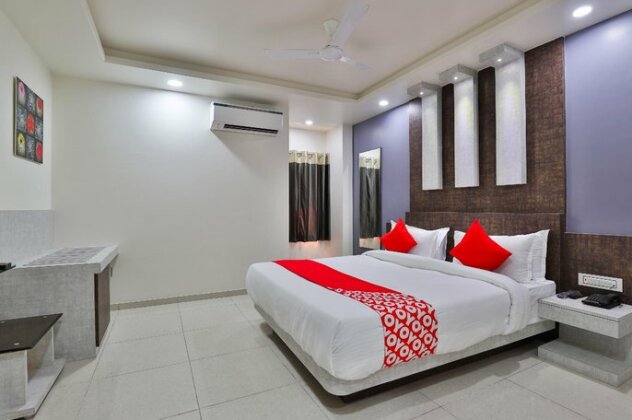 OYO 23174 Hotel Parth Inn - Photo4