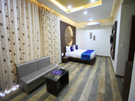 OYO Premium Home Guard Chowk Dwarka - Photo5