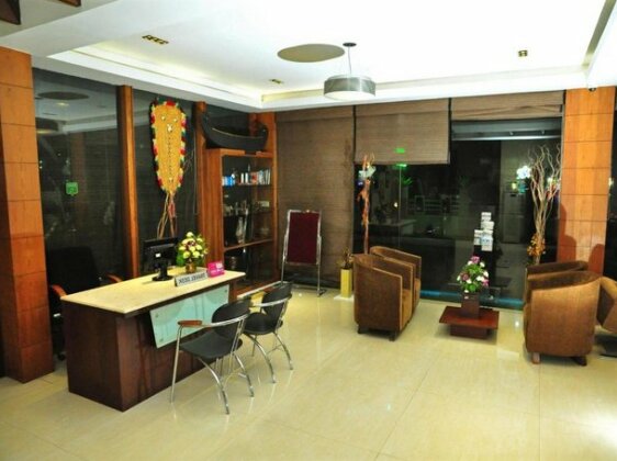 OYO 1698 Hotel Park Residency Ramanattukara - Photo2
