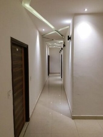 Hotel Janaks - Photo2