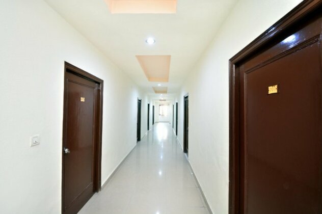 OYO 40318 Hotel Savera - Photo3