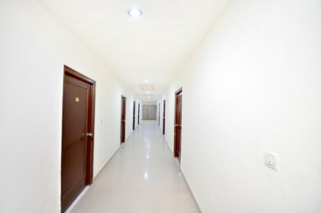 OYO 40318 Hotel Savera - Photo4