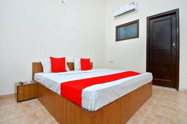 OYO 40318 Hotel Savera - Photo5