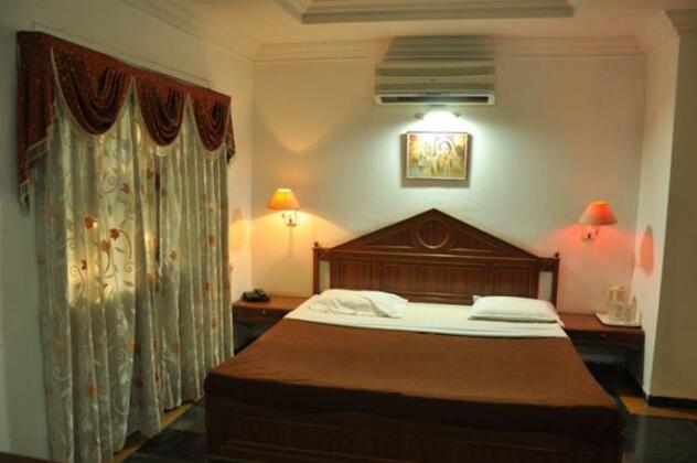 Hotel Chandan Gandhidham - Photo2