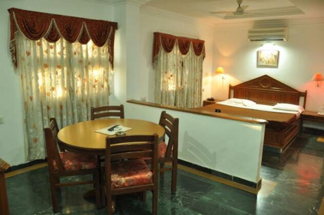Hotel Chandan Gandhidham - Photo3