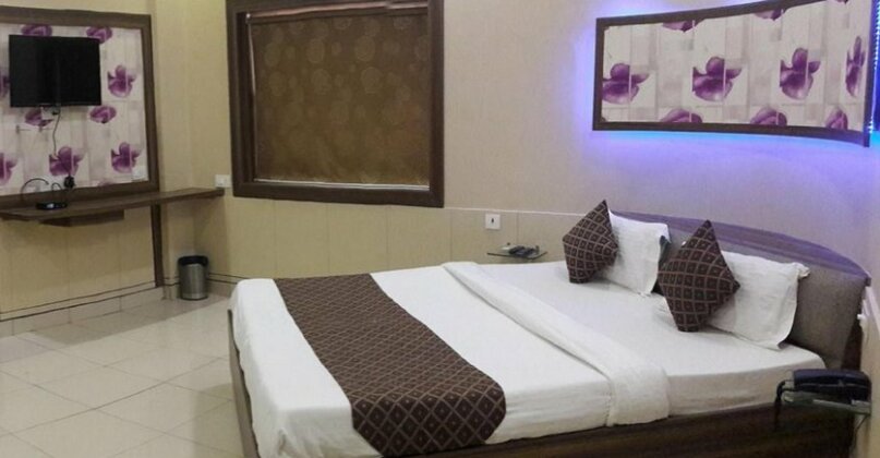 Hotel Empire Gandhidham - Photo2