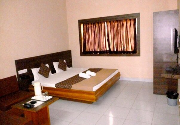 Hotel Empire Gandhidham - Photo4