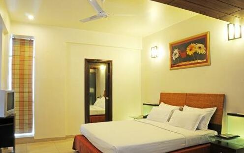The Shiv Grand - Photo3