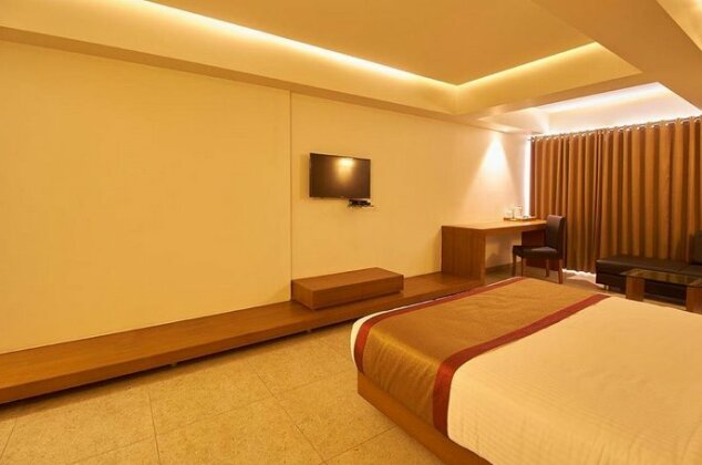 7wonders Hotel Gandhinagar - Photo5
