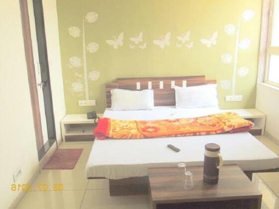 Hotel Stay Inn Gandhinagar - Photo2