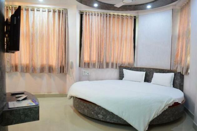 OYO 2116 Skylon Hotel Gandhinagar - Photo3