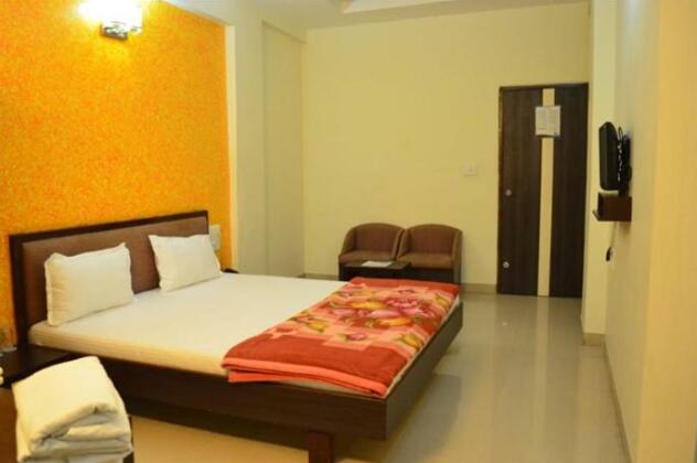 OYO 2116 Skylon Hotel Gandhinagar - Photo5