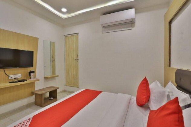 OYO 35508 Dev Palace - Photo2
