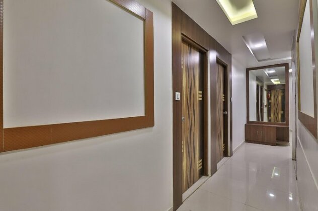 OYO 35508 Dev Palace - Photo3