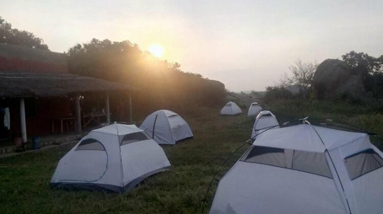 Hampi wilderness camping - Photo2
