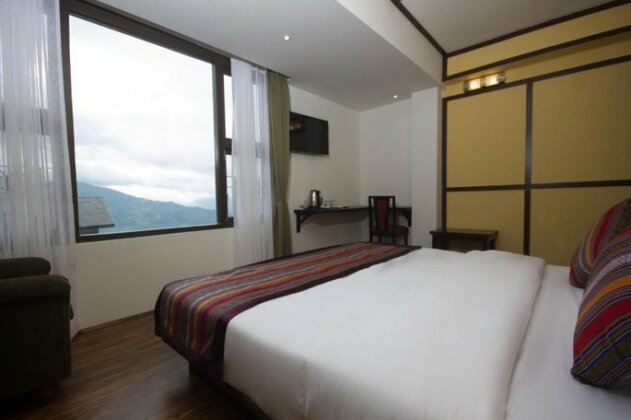 Bumblebee Guest House - Photo2