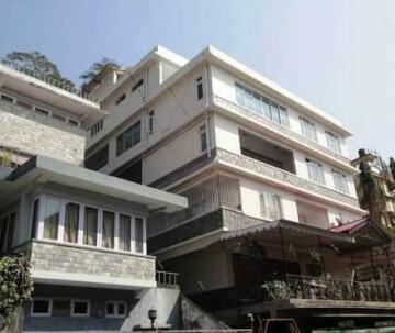 Sudhis Homestay Service Apartments