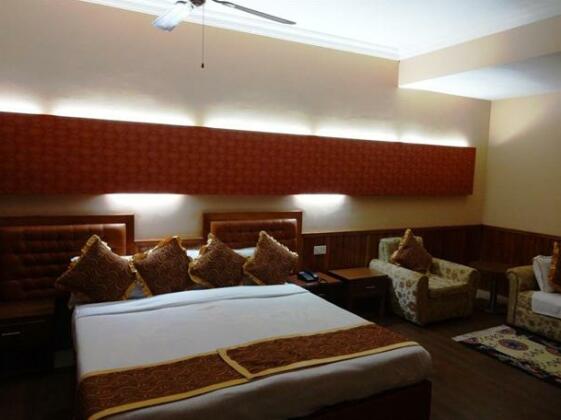 Yarlam Portico Resort - Photo2