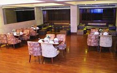 Citrus Hotel Ghaziabad - Photo4