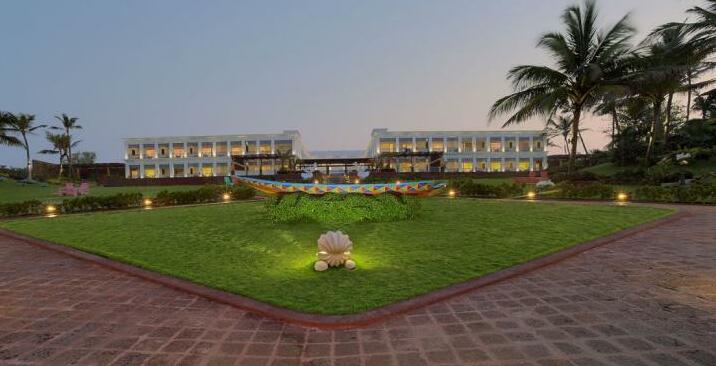 MAYFAIR Palm Beach Resort - Photo4