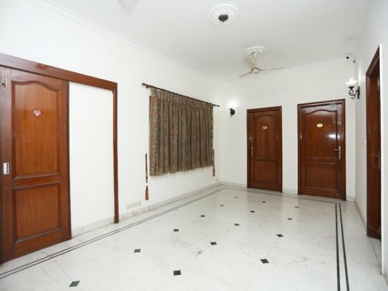 OYO 35875 Hotel S2 - Photo5