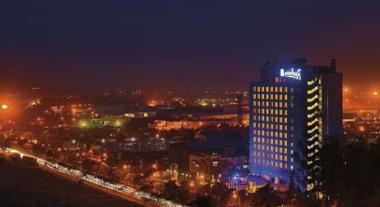 Radisson Blu Hotel Greater Noida - Photo2