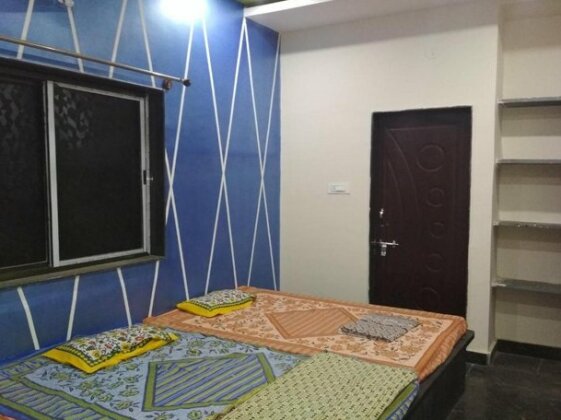 Ganagapur - Trimurty Lodge - Photo2