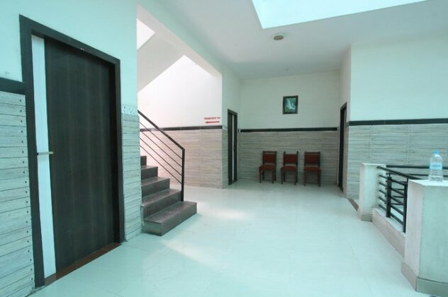 OYO 28473 Skg Comforts - Photo3