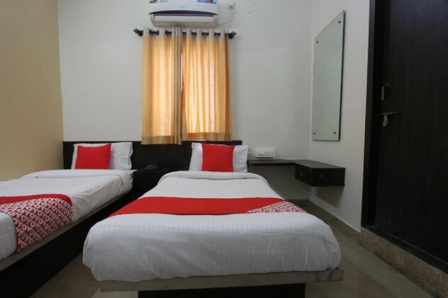 OYO 28473 Skg Comforts - Photo5