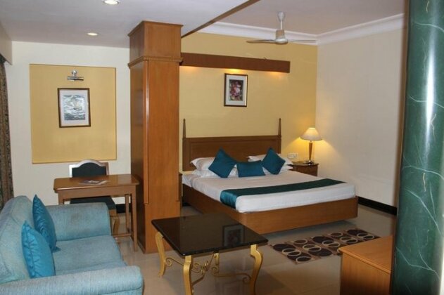 Hotel Vajrams Residency - Photo5