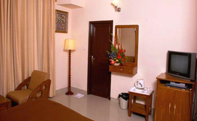 Crown Residence Bed and Breakfast Gurgaon - Photo3