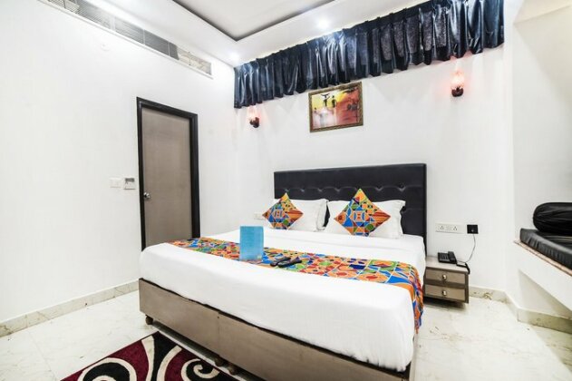 FabHotel Red Inn Sector 15 - Photo4